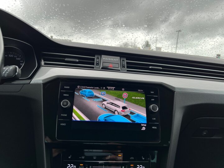 Abbildung Fahrzeugdetailansicht Volkswagen Passat Variant - Nr. 24