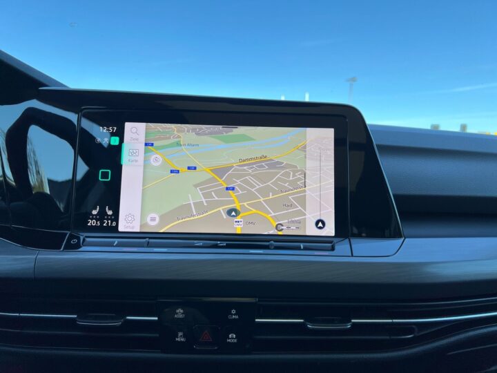 Abbildung Fahrzeugdetailansicht Volkswagen Golf Variant - Nr. 23