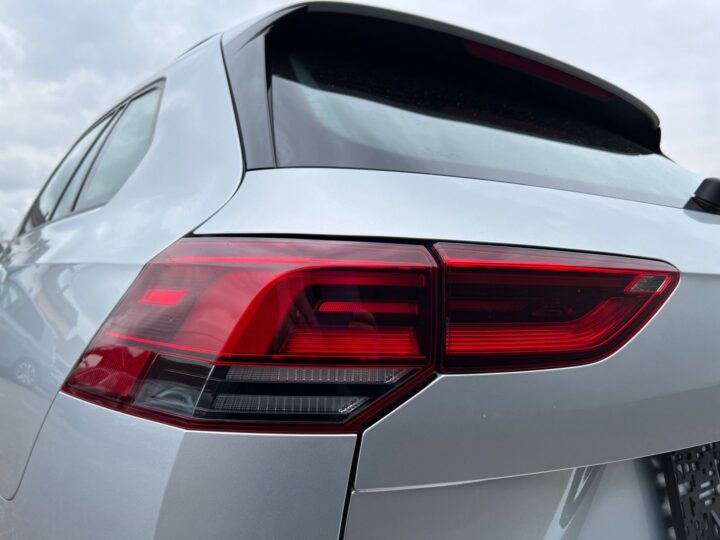 Abbildung Fahrzeugdetailansicht Volkswagen Golf Variant - Nr. 35