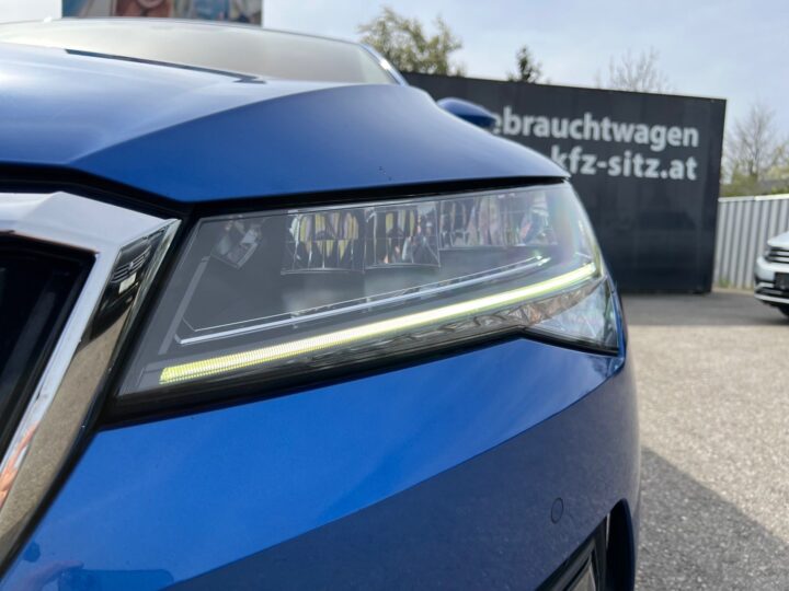 Abbildung Fahrzeugdetailansicht Skoda Superb - Nr. 36
