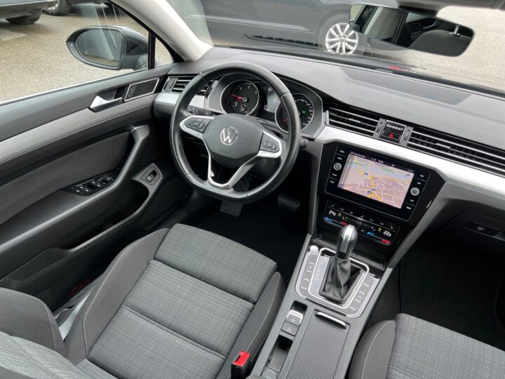 Abbildung Fahrzeugdetailansicht Volkswagen Passat Variant - Nr. 11