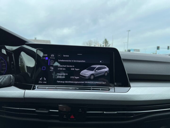 Abbildung Fahrzeugdetailansicht Volkswagen Golf Variant - Nr. 26