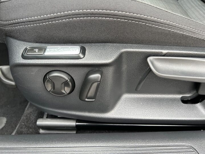 Abbildung Fahrzeugdetailansicht Volkswagen Passat Variant - Nr. 29