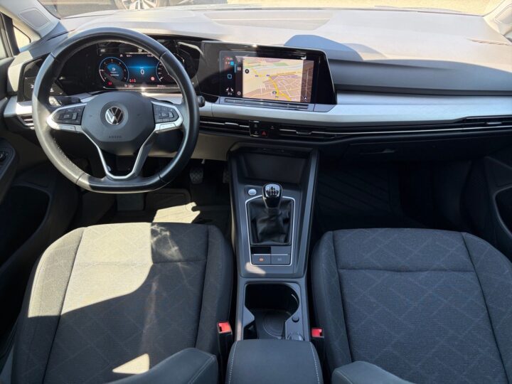 Abbildung Fahrzeugdetailansicht Volkswagen Golf Variant - Nr. 9
