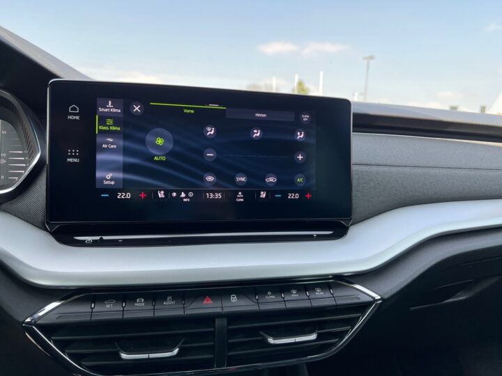 Abbildung Fahrzeugdetailansicht Skoda Octavia - Nr. 24