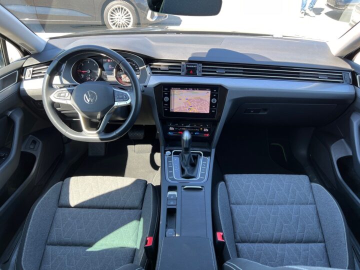 Abbildung Fahrzeugdetailansicht Volkswagen Passat Variant - Nr. 9