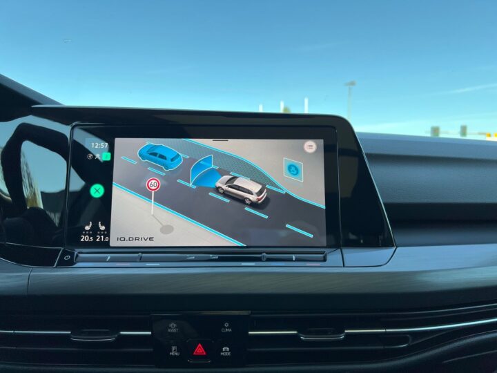 Abbildung Fahrzeugdetailansicht Volkswagen Golf Variant - Nr. 24