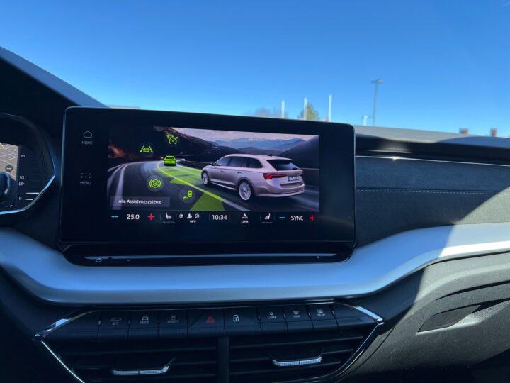 Abbildung Fahrzeugdetailansicht Skoda Octavia - Nr. 23