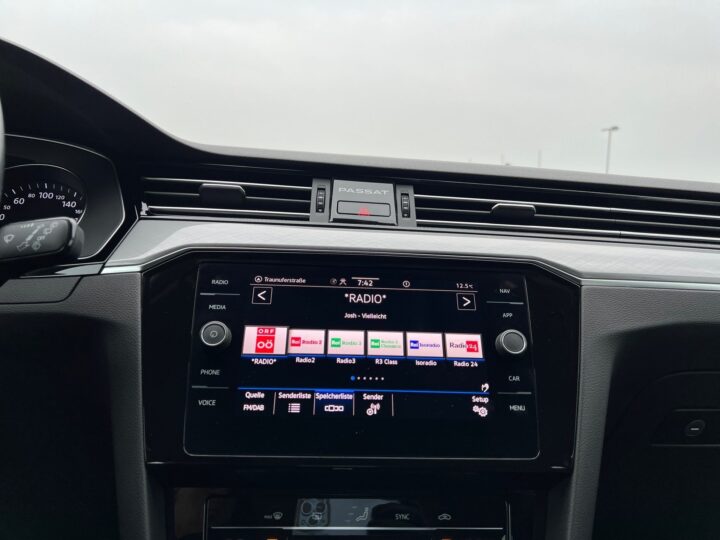 Abbildung Fahrzeugdetailansicht Volkswagen Passat Variant - Nr. 19
