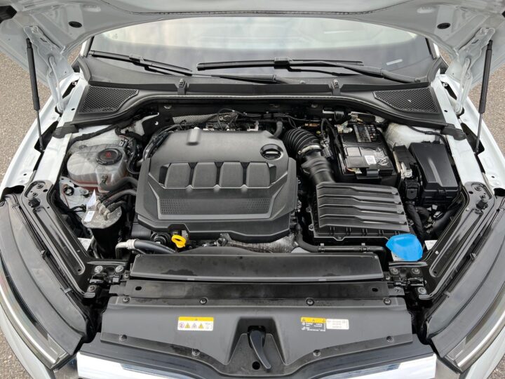 Abbildung Fahrzeugdetailansicht Skoda Octavia - Nr. 34