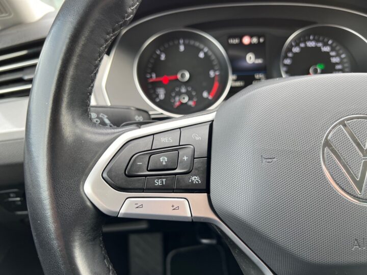 Abbildung Fahrzeugdetailansicht Volkswagen Passat Variant - Nr. 42