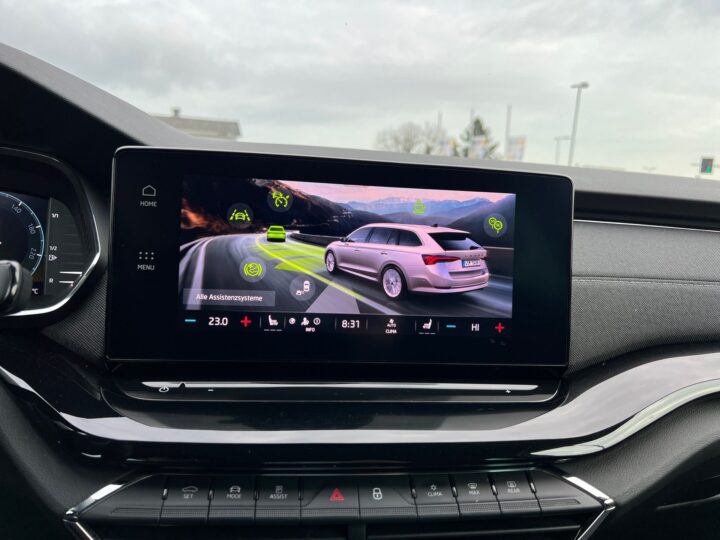 Abbildung Fahrzeugdetailansicht Skoda Octavia - Nr. 22