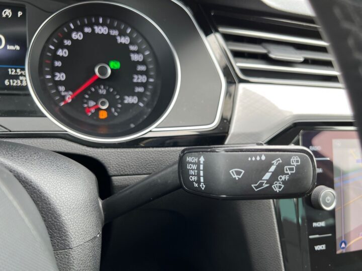 Abbildung Fahrzeugdetailansicht Volkswagen Passat Variant - Nr. 43