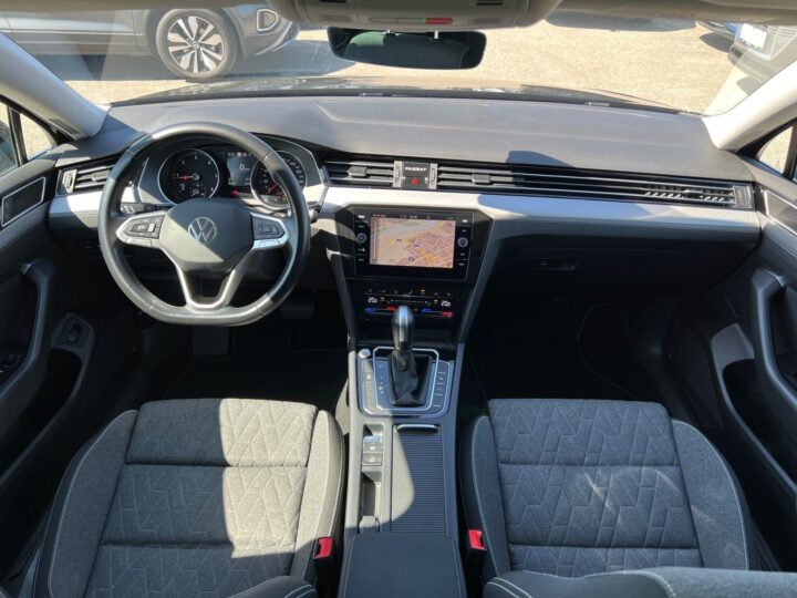 Abbildung Fahrzeugdetailansicht Volkswagen Passat Variant - Nr. 9