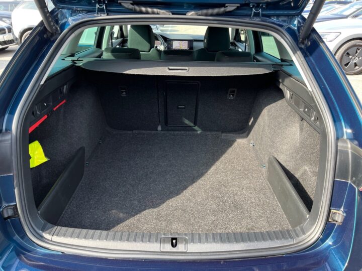 Abbildung Fahrzeugdetailansicht Skoda Octavia - Nr. 14