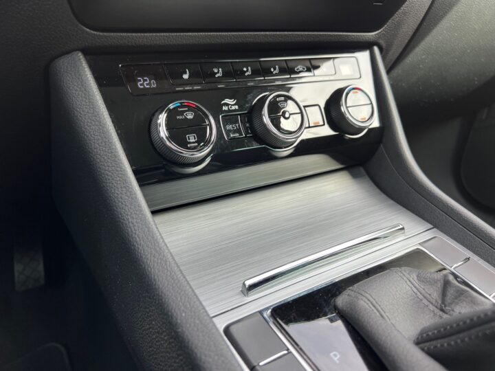 Abbildung Fahrzeugdetailansicht Skoda Superb - Nr. 28