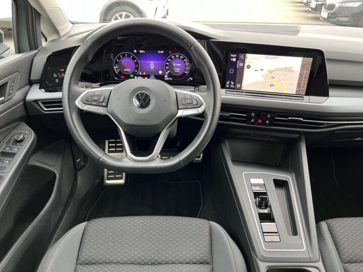 Abbildung Fahrzeugdetailansicht Volkswagen Golf - Nr. 10