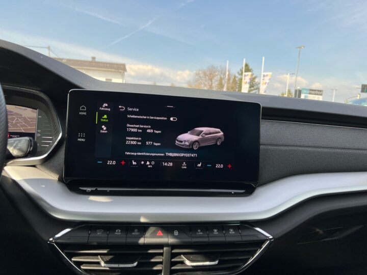 Abbildung Fahrzeugdetailansicht Skoda Octavia - Nr. 26