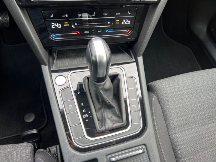 Abbildung Fahrzeugdetailansicht Volkswagen Passat Variant - Nr. 27