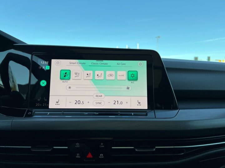 Abbildung Fahrzeugdetailansicht Volkswagen Golf Variant - Nr. 25