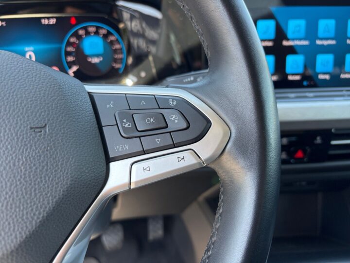 Abbildung Fahrzeugdetailansicht Volkswagen Golf Variant - Nr. 23
