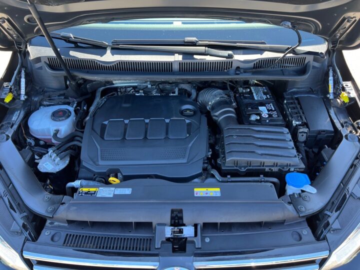 Abbildung Fahrzeugdetailansicht Volkswagen Touran - Nr. 35