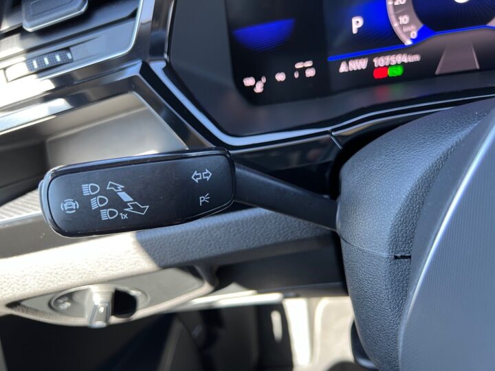 Abbildung Fahrzeugdetailansicht Volkswagen Touran - Nr. 45