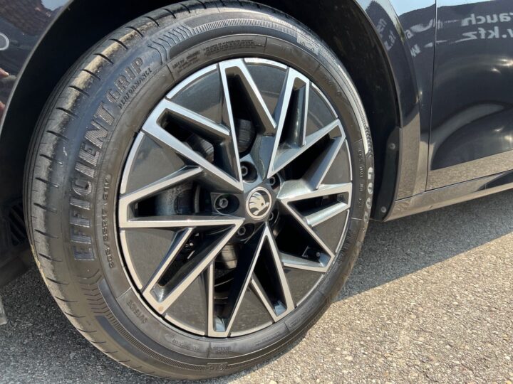 Abbildung Fahrzeugdetailansicht Skoda Octavia - Nr. 37