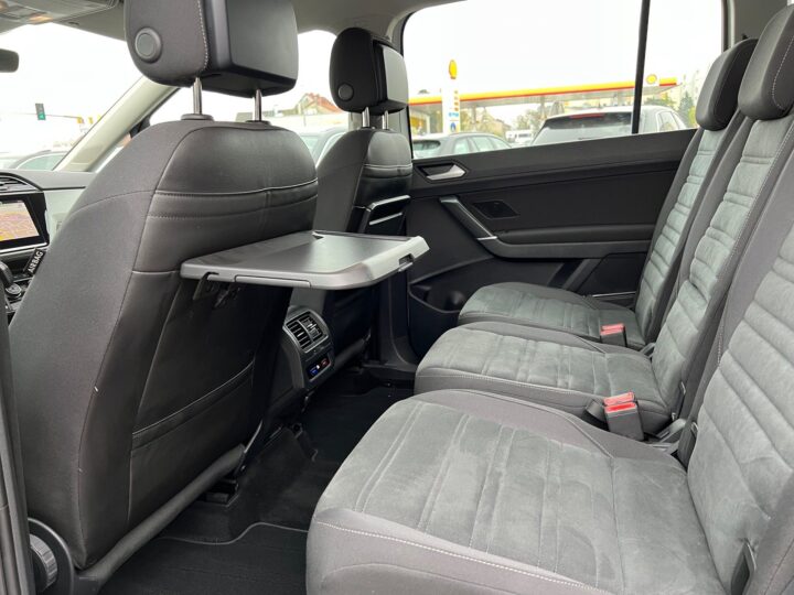 Abbildung Fahrzeugdetailansicht Volkswagen Touran - Nr. 37