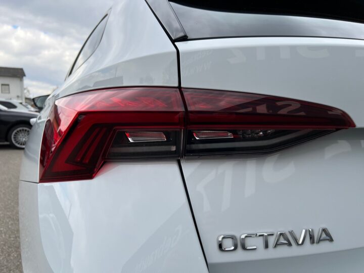 Abbildung Fahrzeugdetailansicht Skoda Octavia - Nr. 37