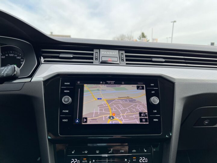 Abbildung Fahrzeugdetailansicht Volkswagen Passat Variant - Nr. 23