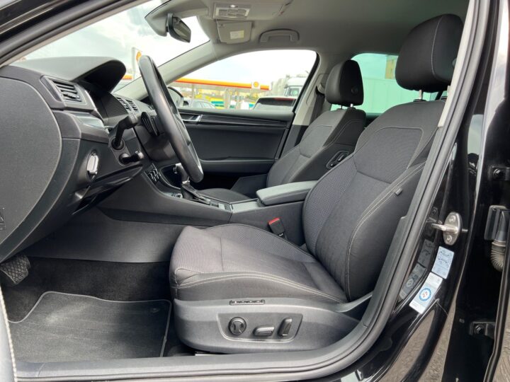 Abbildung Fahrzeugdetailansicht Skoda Superb - Nr. 12