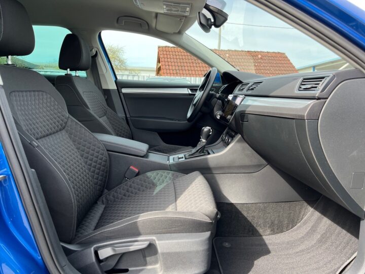 Abbildung Fahrzeugdetailansicht Skoda Superb - Nr. 34