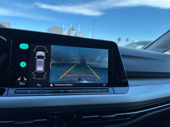 Abbildung Fahrzeugdetailansicht Volkswagen Golf Variant - Nr. 27