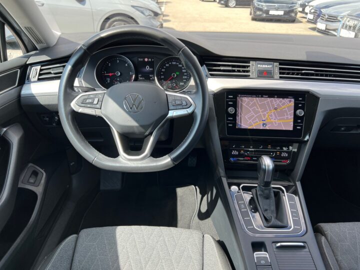 Abbildung Fahrzeugdetailansicht Volkswagen Passat Variant - Nr. 10