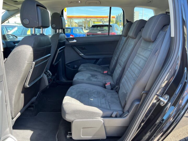 Abbildung Fahrzeugdetailansicht Volkswagen Touran - Nr. 13