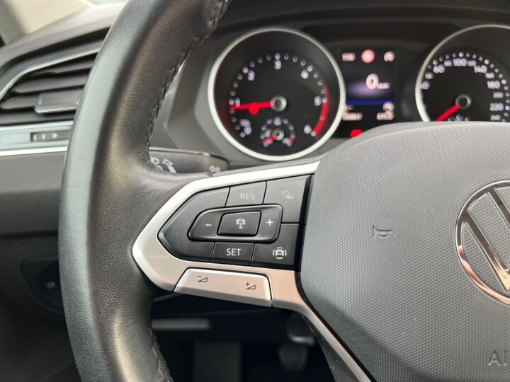 Abbildung Fahrzeugdetailansicht Volkswagen Tiguan - Nr. 40