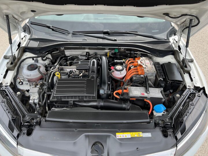 Abbildung Fahrzeugdetailansicht Skoda Superb - Nr. 34