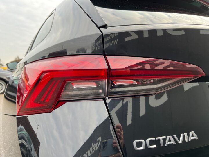 Abbildung Fahrzeugdetailansicht Skoda Octavia - Nr. 36