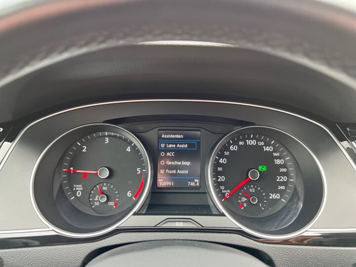 Abbildung Fahrzeugdetailansicht Volkswagen Passat Variant - Nr. 17