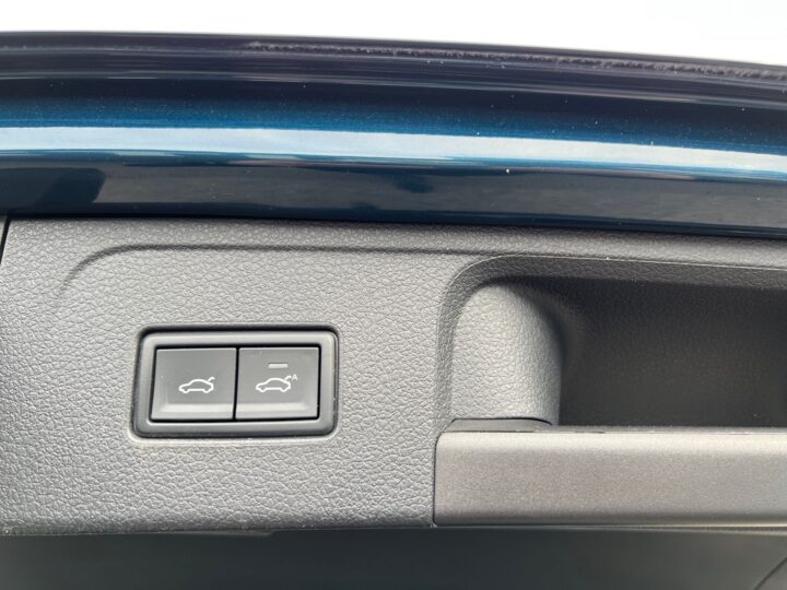 Abbildung Fahrzeugdetailansicht Volkswagen Passat Variant - Nr. 40