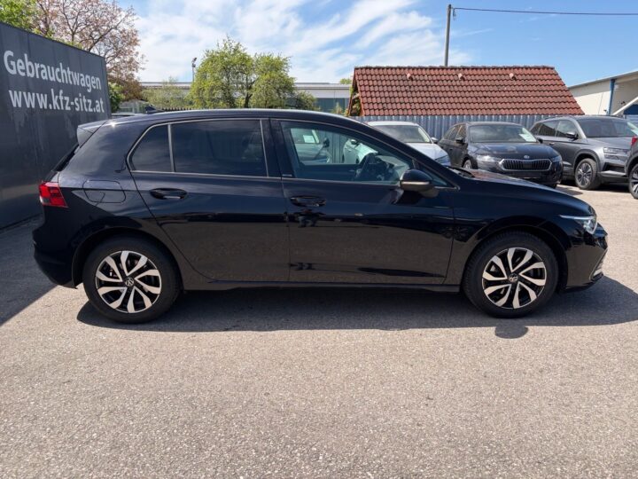 Abbildung Fahrzeugdetailansicht Volkswagen Golf - Nr. 1