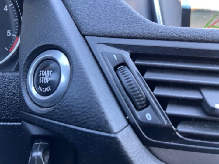 Abbildung Fahrzeugdetailansicht BMW X1 - Nr. 25