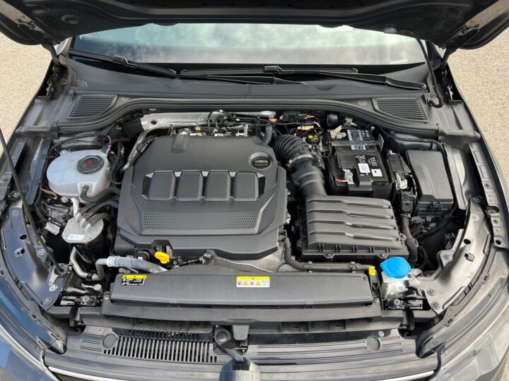 Abbildung Fahrzeugdetailansicht Volkswagen Golf Variant - Nr. 35