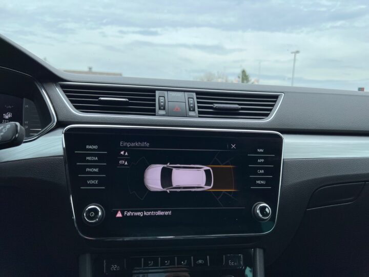 Abbildung Fahrzeugdetailansicht Skoda Superb - Nr. 25