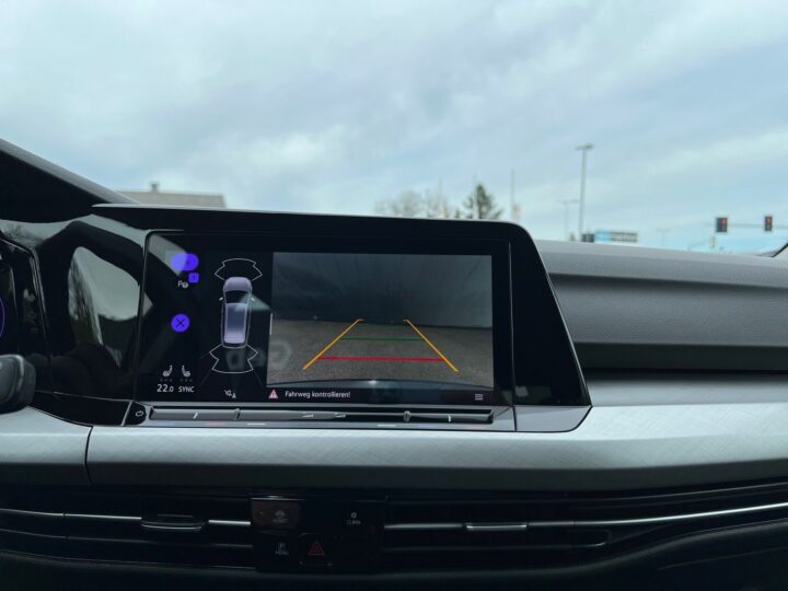 Abbildung Fahrzeugdetailansicht Volkswagen Golf Variant - Nr. 28