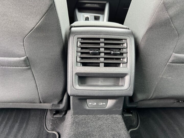 Abbildung Fahrzeugdetailansicht Volkswagen Golf Variant - Nr. 30