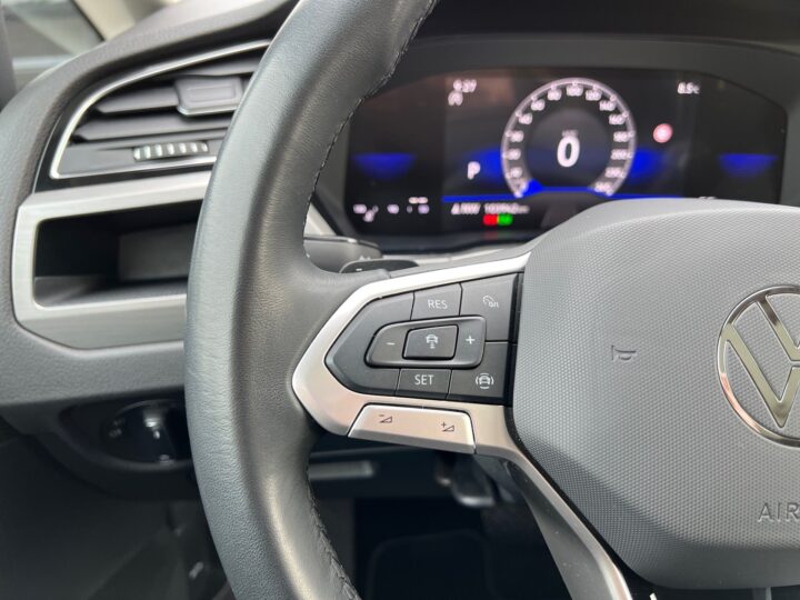 Abbildung Fahrzeugdetailansicht Volkswagen Touran - Nr. 39