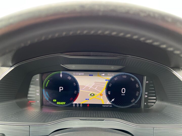 Abbildung Fahrzeugdetailansicht Skoda Superb - Nr. 16