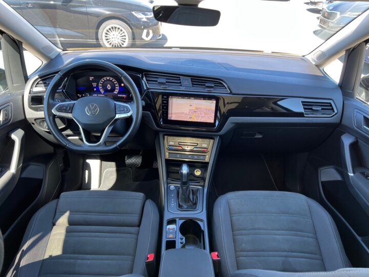 Abbildung Fahrzeugdetailansicht Volkswagen Touran - Nr. 9